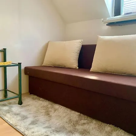 Apartment Zentrale In Bilk Mit Neuer Moderner Einrichtung *